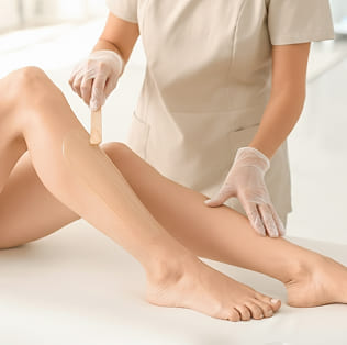 脚のワックス施術